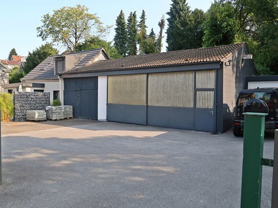 Wohnhaus, Einfamilienhaus mit Lagergebäude, 6 Garagen in Wuppertal - Bild 1