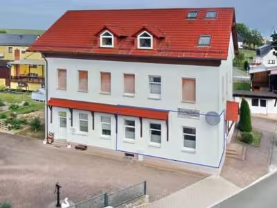 Eigentumswohnung (1 bis 2 Zimmer), Wohnung Nr. II im EG rechts nebst Kellerabteil in Winterseite 8, 07919 Pausa-Mühltroff, Langenbach - Bild 1