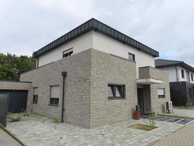 Garage, Einfamilienhaus, Wohnhaus mit 2 PKW-Garagen in Schubertstraße 23, 52382 Niederzier, Ellen - Bild 1