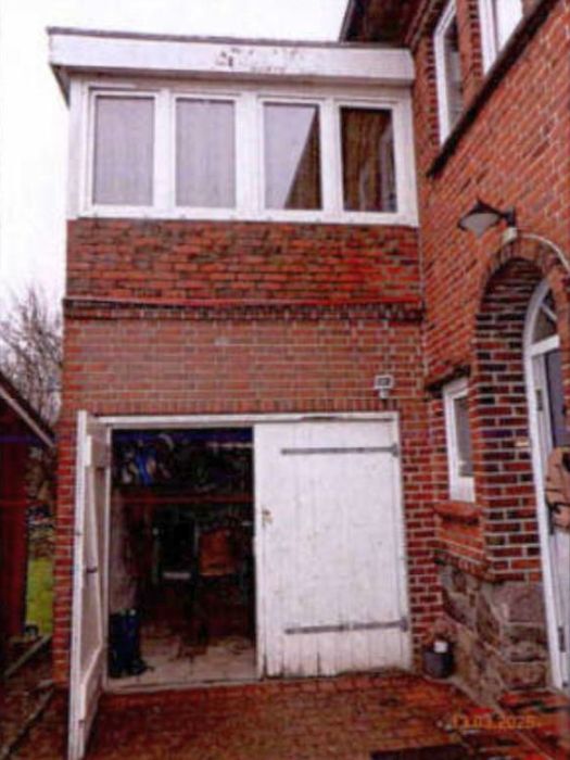 Wohnhaus (1 bis 2 Wohnungen) mit Garage in Marne - Bild 3