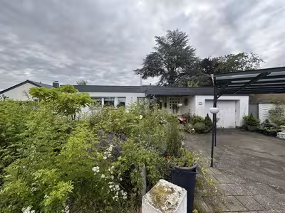 Garage, Einfamilienhaus in Dunantstraße 11, 52355 Düren, Rölsdorf - Bild 2