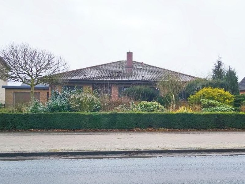 Einfamilienhaus (Bungalow) mit Garage in Jübek - Bild 1