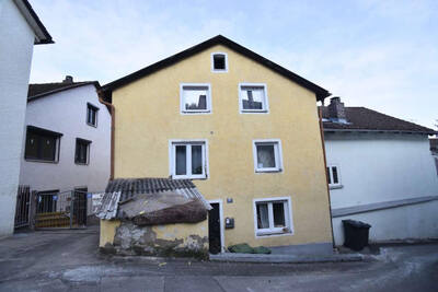 1) 1/2-Anteil Einfamilienwohnhaus 2) 1/2-Anteil Einfamilienwohnhaus in Frauenberg 26, 85072 Eichstätt - Bild 1