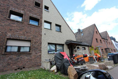 Garage, Doppelhaushälfte in Barbarastraße 16, 50354 Hürth, Gleuel - Bild 2
