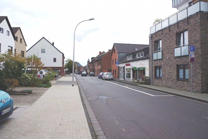 Wohn-/Geschäftshaus in Dormagen - Bild 2