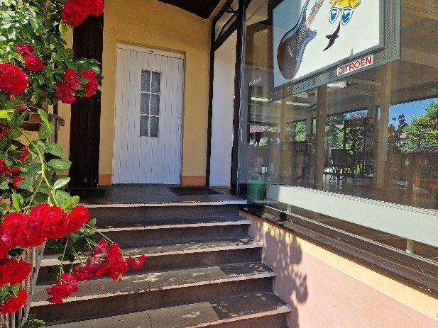 Wohn- und Geschäftshaus, Autowerkstatt, Garagen- und Lagergebäude in Wachtberg - Bild 3