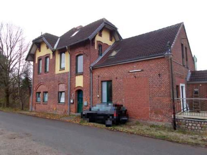 Wohnhaus mit 4 Wohneinheiten (ehem. Bahnhofsgebäude) in Timmaspe - Bild 1