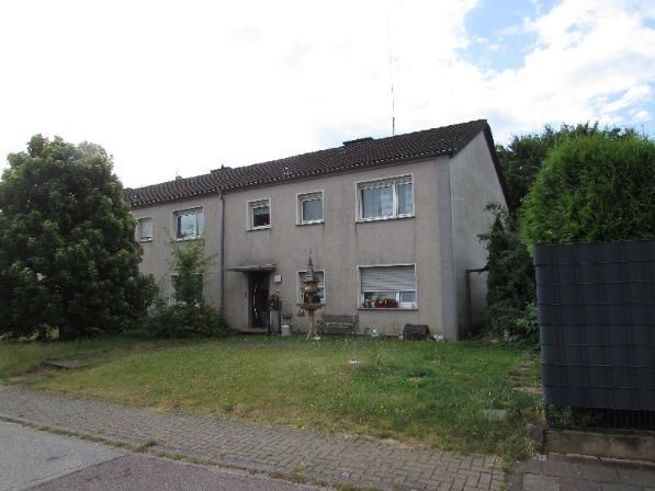 Zweifamilienhaus, Garage in Bedburg - Bild 1