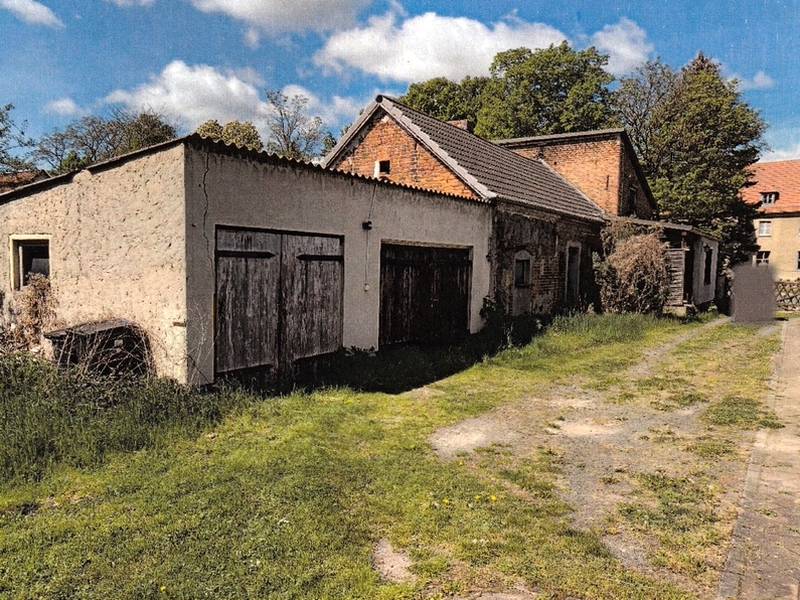 Wohngebäude mit Quergebäude und Doppelgarage in Steinhöfel - Bild 3