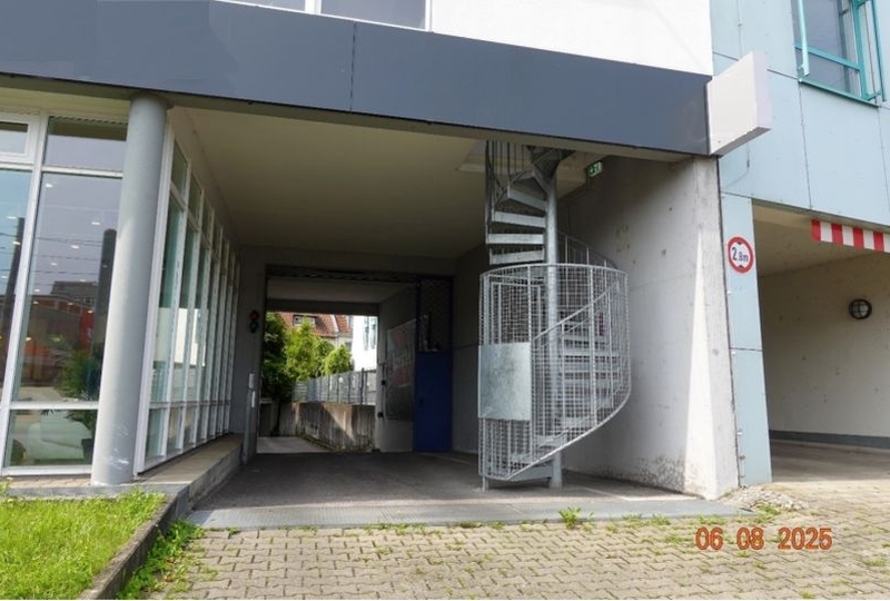 Geschäftshaus mit Anbau und Tiefgarage in Stuttgart - Bild 3