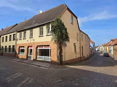 Wohn-/Geschäftshaus (ehemalige Bäckerei) mit Garage in Mühlenstraße 22, 17207 Röbel/Müritz - Bild 1
