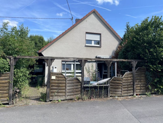 Garage, Einfamilienhaus, Einfamilienhaus mit Einliegerwohnung und Garagenanbau in Windeck - Bild 2