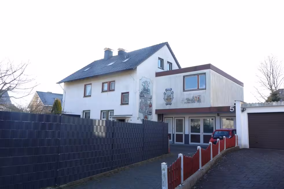 Dreifamilienhaus mit Anbau in Bielefeld - Bild 1