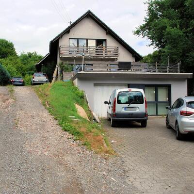 Mehrfamilienhaus, Garage, Baugrundstück in Wardenbacher Straße 6, 51570 Windeck, Rosbach - Bild 1