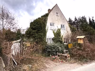 Zweifamilienhaus mit zwei Garagen in Weststraße 74, 32278 Kirchlengern - Bild 1