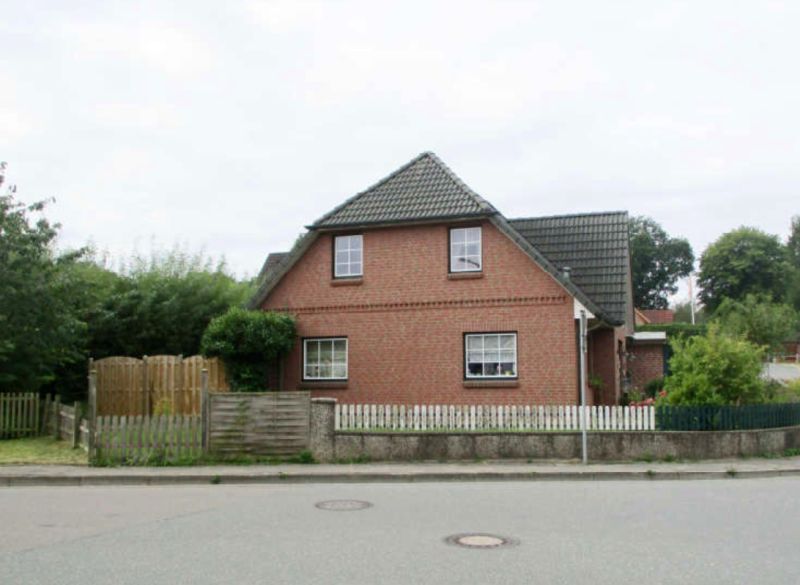 Einfamilienhaus mit Garage und Carport in Schleswig - Bild 2