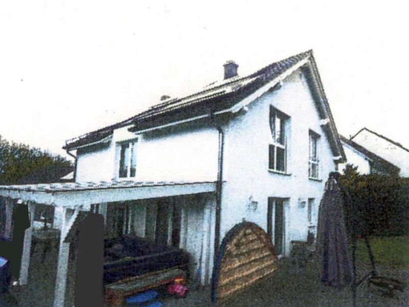 Einfamilienhaus mit integrierter Pkw-Doppelgarage in Auenstein - Bild 1