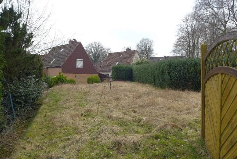 Einfamilienhaus mit Garage und Nebengebäuden in Itzehoe - Bild 1