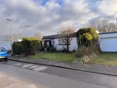 Bungalow und Garage in Duisburg - Bild 1