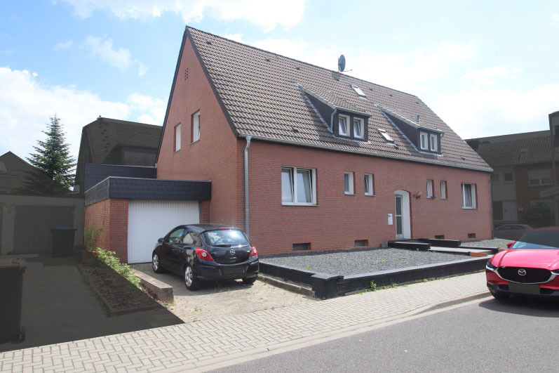 Mehrfamilienhaus in Grevenbroich - Bild 1