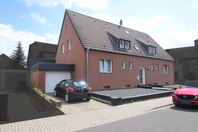 Mehrfamilienhaus in Gartenstraße 23, 41516 Grevenbroich, Kapellen - Bild 1