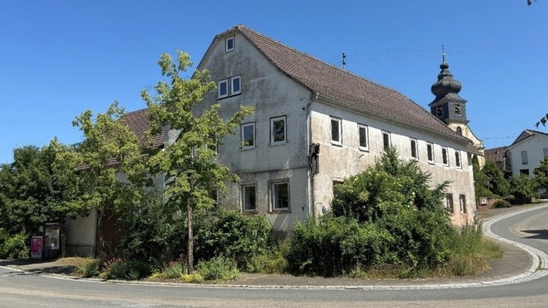Wohnhaus und Nebengebäude in Königheim - Bild 3