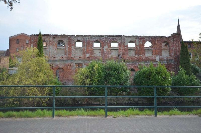 Wohn-/Geschäfts- und Nebengebäude (teilweise eingestürzt) in Pritzwalk - Bild 4