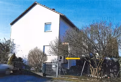 Einfamilienhaus mit Garagen in Landhausstraße 1, 74177 Bad Friedrichshall - Bild 1