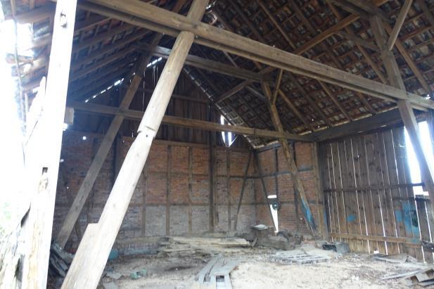 Einfamilien-Wohnhaus,  ehem. Stall und Carport in Sondershausen - Bild 2