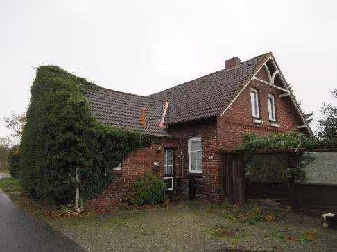 Einfamilienhaus mit Nebengebäude in Friedeburg - Bild 2