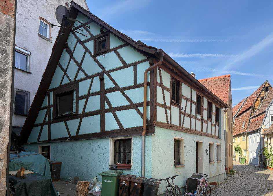 Einfamilienhaus (Baujahr vor 1909) im Altstadtkern mit denkmalrechtlichen Ensembleschutz und im Bereich eines Bodendenkmals in Spalt - Bild 2