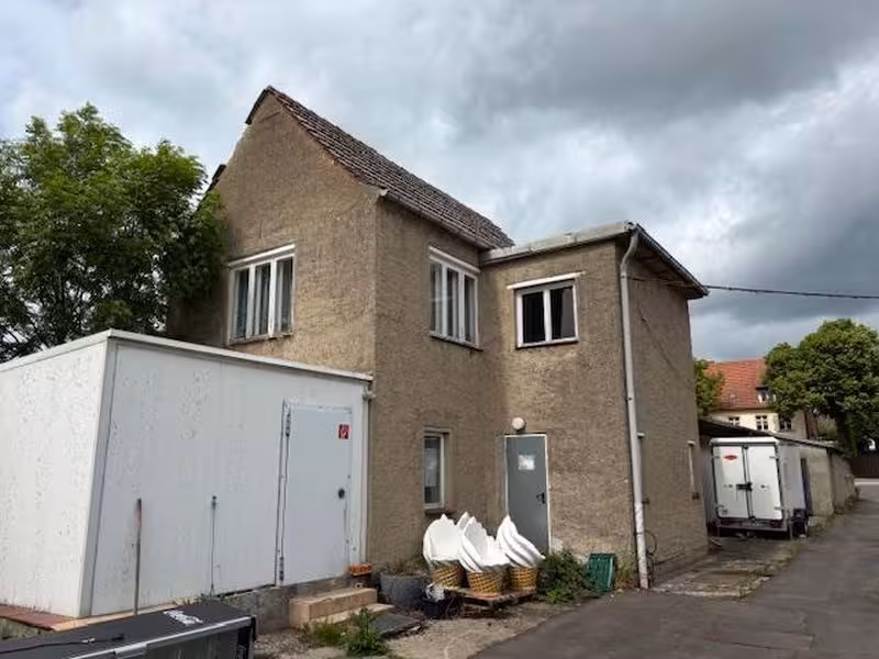 Produktions-/Lagerhallen und Ackerflächen in Dargun - Bild 1