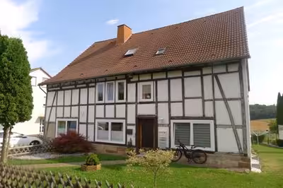 Zwei Eigentumswohnungen mit Garagenstellplatz in Steinäckerstraße 9, 34466 Wolfhagen, Viesebeck - Bild 1