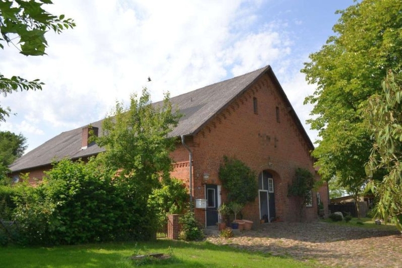 Wohn-/Wirtschaftsgebäude und Landwirtschaftsfläche in Panker - Bild 2