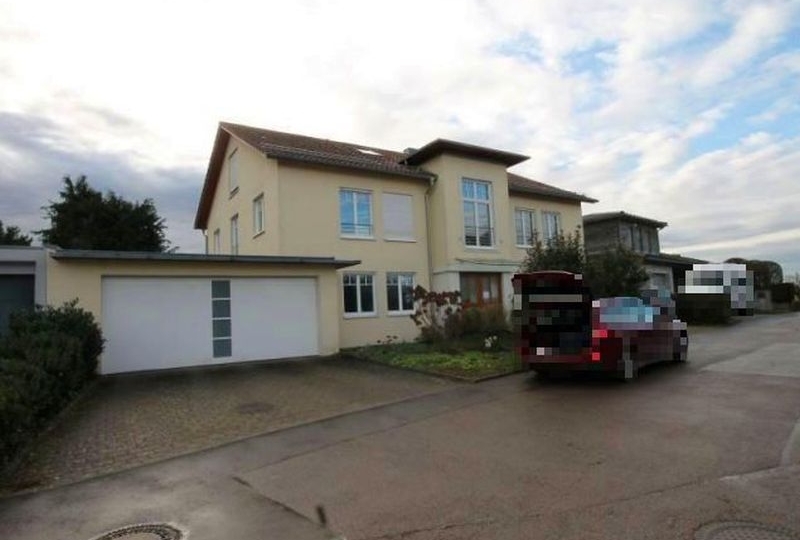 Einfamilienwohnhaus mit Büronutzung und Doppelgarage in Lorch - Bild 3