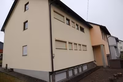 Mehrfamilienhaus, Garage in Blumenstraße 14, 86863 Langenneufnach - Bild 1