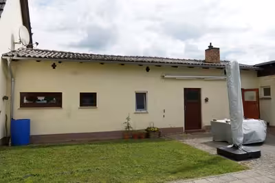 Einfamilienwohnhaus mit Nebengebäuden in Dorfstraße 14, 17214 Silz - Bild 2