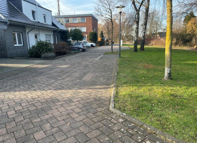 Zweifamilienhaus, Kfz-Stellplatz, Garage, Doppelhaushälfte, Carport nicht legitimiert in Vreden - Bild 3