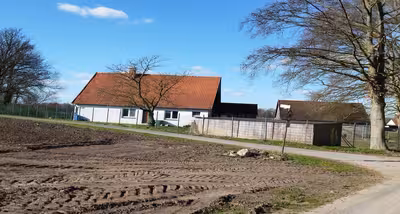 Freistehendes Einfamilienhaus -ehemaliges Heuerlingshaus - mit nicht ausgebautem Dachgeschoss sowie mit Schuppengebäude in Höfenweg 5, 32339 Espelkamp, Vehlage - Bild 1