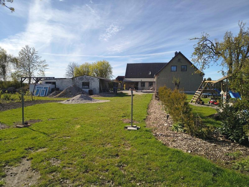 Wohnhaus mit Nebengelass in Niepars - Bild 1