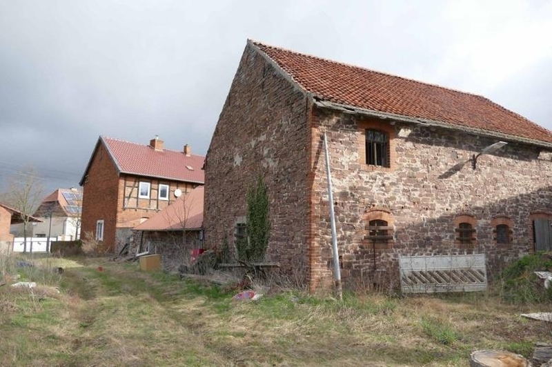 Einfamilienhaus, unbebautes Grundstück und Grünland in Etingen - Bild 4