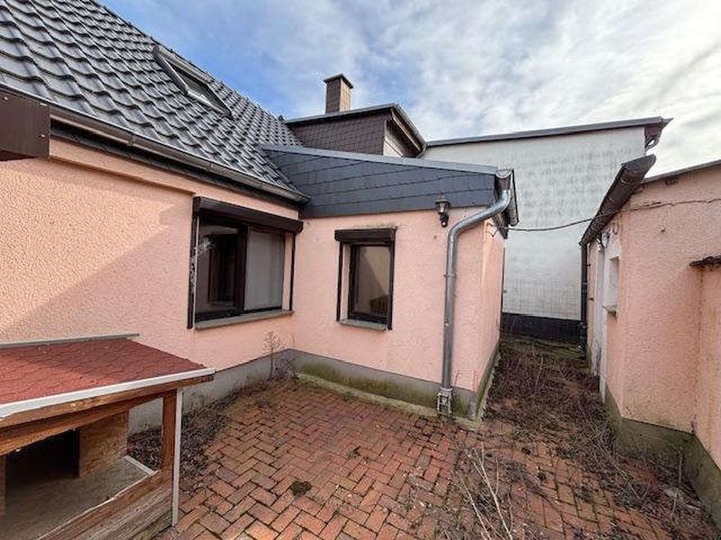 Einfamilienhaus (Doppelhaushälfte) mit 2 Garagen in Siedenbollentin - Bild 3