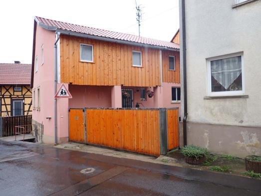 Wohnhaus mit Nebengebäude in Hofheim in Unterfranken - Bild 3