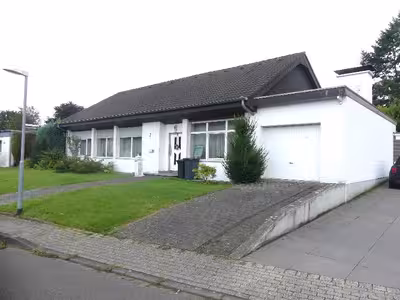 Einfamilienhaus mit Einliegerwohnung und Garage in Grünkesweg 7, 47906 Kempen - Bild 1