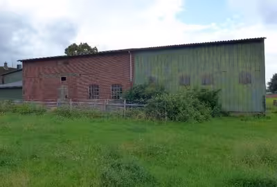 Grünland mit Scheune und Schuppen/Garage in Rosenweg, 25569 Kremperheide - Bild 1