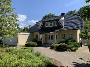 Einfamilienhaus, mit Doppelgarage in Günne - Bild 1