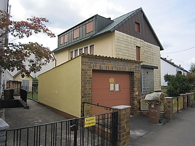 Dreifamilienhaus mit Einzelgarage in Denkendorf - Bild 2