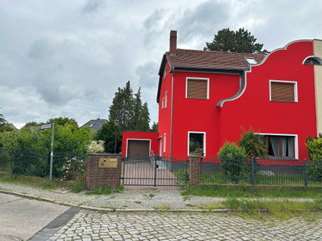 Einfamilienhaus, Garage, aktuell Dreifamilienhaus in Berlin - Bild 1