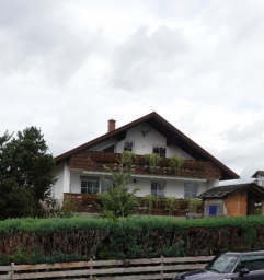 Mehrfamilienhaus in Alpenblickstraße 15, 87471 Durach, - Bild 1