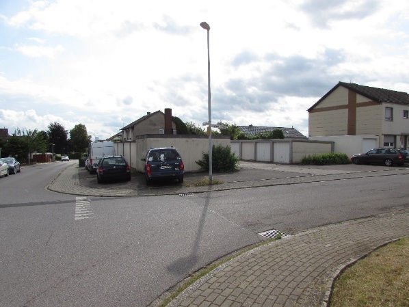 Zweifamilienhaus, Garage in Bedburg - Bild 2